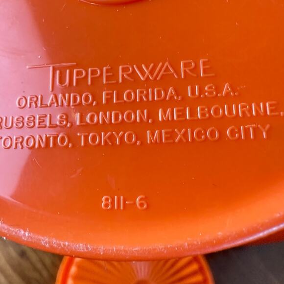 Vintage Tupperware Set of 2 Servalier Cannisters Orange 811-6 809-5 MCM Made USA - Picture 11 of 11